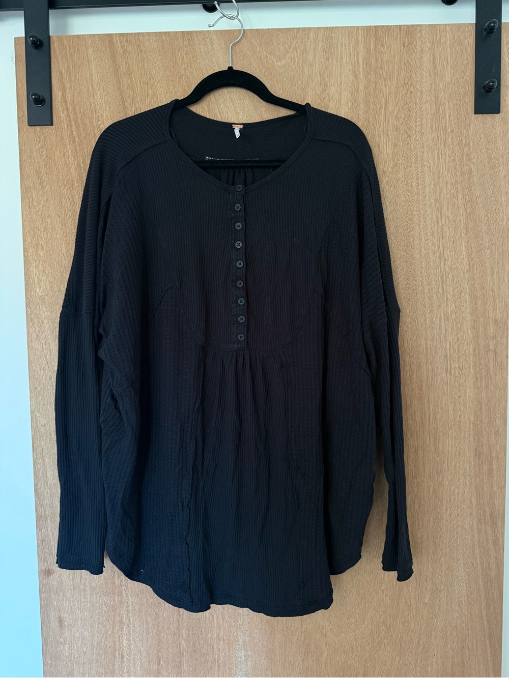 FREE PEOPLE - Leo Henley Waffle Oversized Black Long Sleeve boho Top size XL - Picture 2 of 7